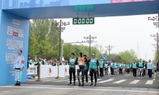 九游体育下载:记者手记：“人机共跑”，拉近与未来的距离